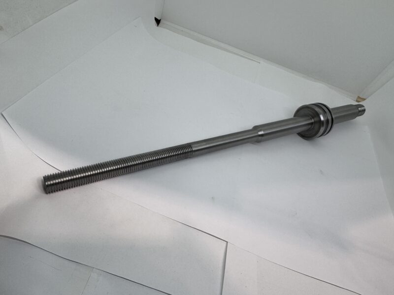 ピストンロッド