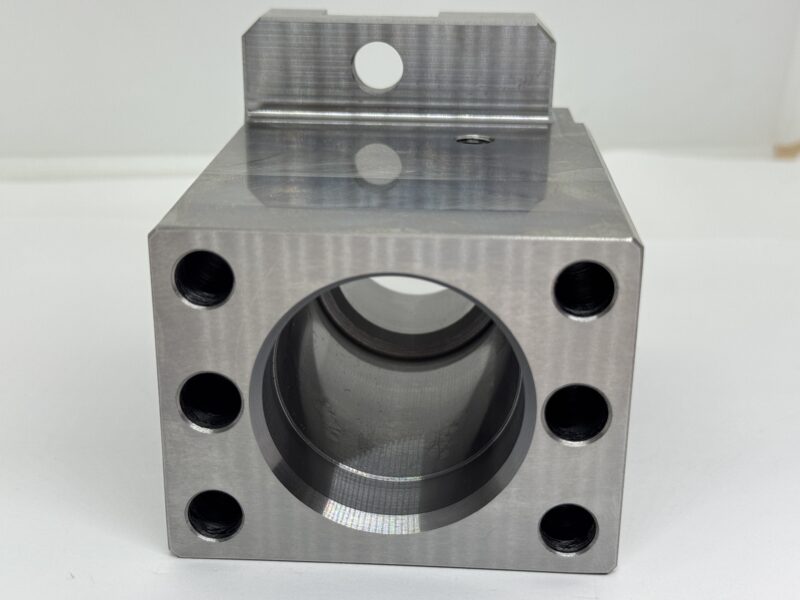 自動車業界向け特注シリンダー