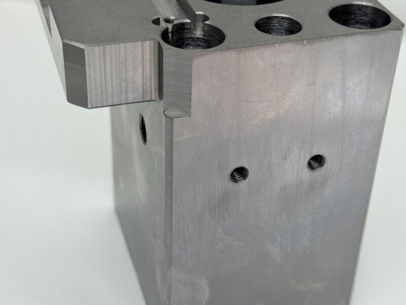 自動車業界向け特注シリンダー