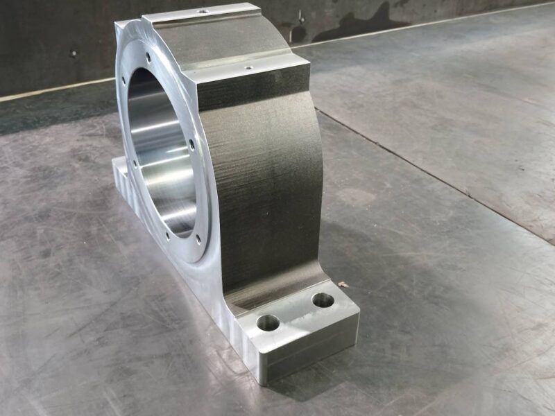 470×315×130 クランプ軸受ケース