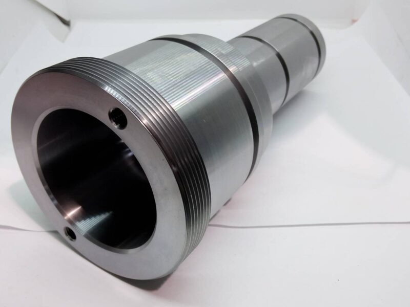 外径公差70f7・80f7と溝・穴の寸法管理に対応したSCM440製ガイド
